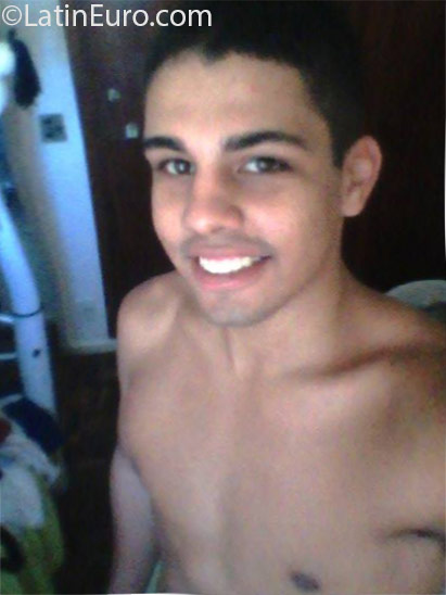 Date this hot Brazil man Tom from Vitoria BR9607