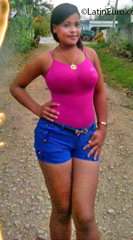 Date this nice looking Dominican Republic girl Heidy from Santiago DO25157
