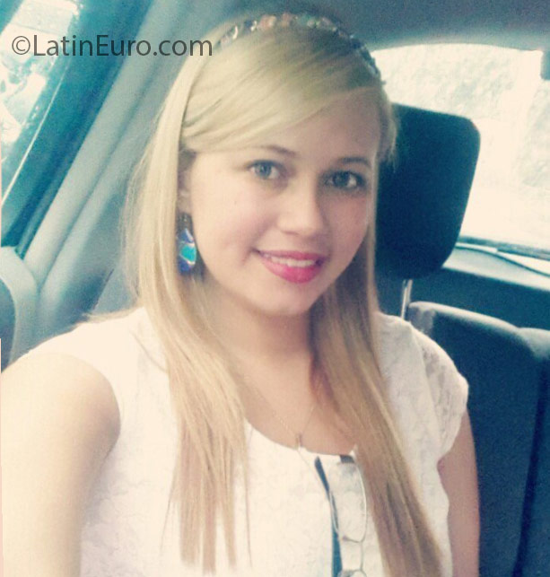 Date this passionate Panama girl Solmery from Panama PA928