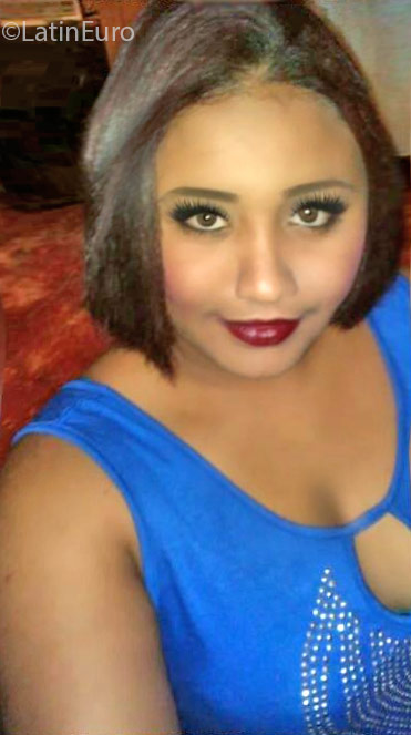 Date this hot Dominican Republic girl Darie from Azua DO25279