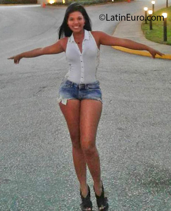 Date this tall Colombia girl Marcella from Bogota CO20715