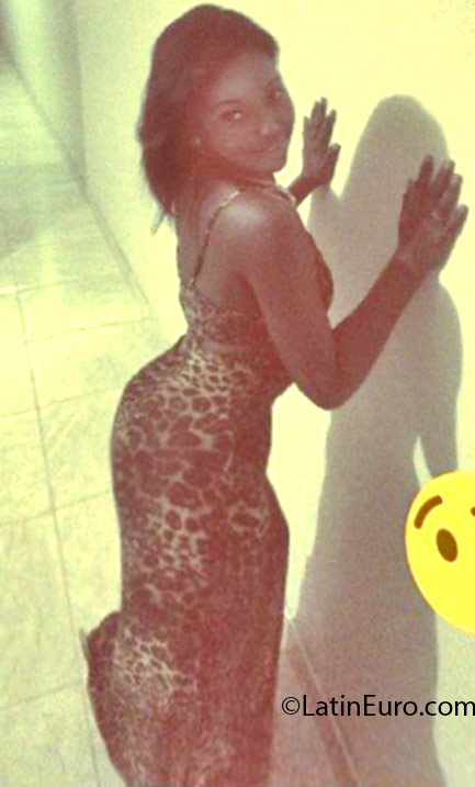 Date this hot Dominican Republic girl Camila from Santo Domingo DO25333