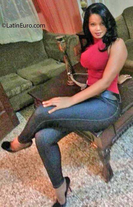 Date this young Dominican Republic girl Mariel from Santo Domingo DO25336
