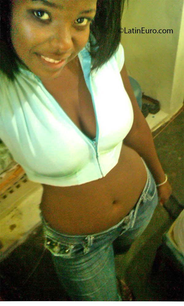 Date this georgeous Dominican Republic girl Smarlin from Santo Domingo DO25398