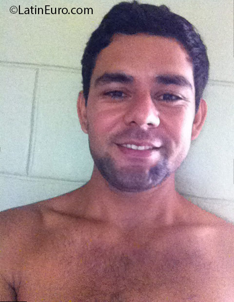Date this athletic Honduras man Luis from El Progreso HN2108