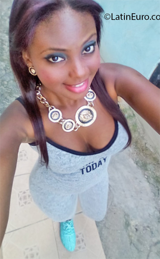 Date this cute Dominican Republic girl Marlene from Santo Domingo DO25411
