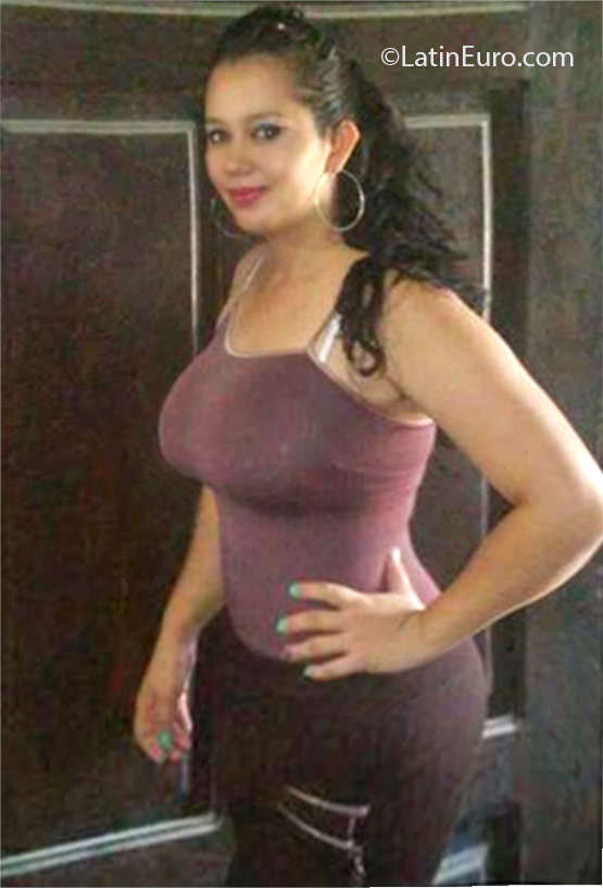 Date this tall Honduras girl Selenia from San Pedro Sula HN2110