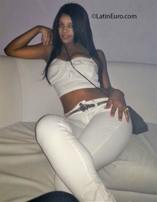 Date this lovely Dominican Republic girl Anyelinia from Santiago DO25445