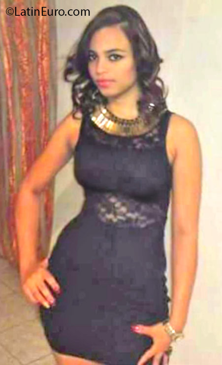 Date this good-looking Dominican Republic girl Nachel from La Vega DO25446
