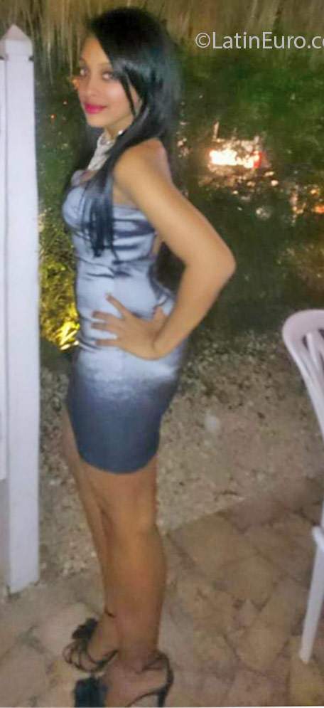Date this voluptuous Dominican Republic girl Joha81 from La Romana DO25463