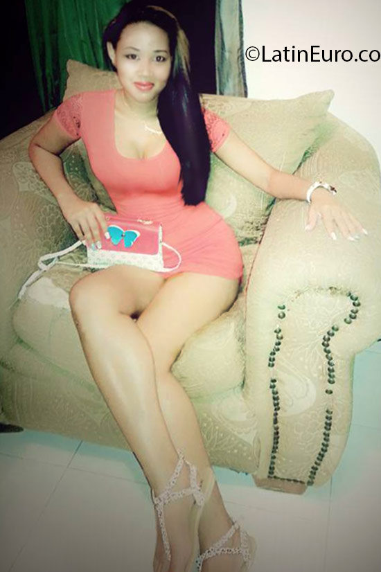 Date this attractive Dominican Republic girl Estefani from Santiago DO25483