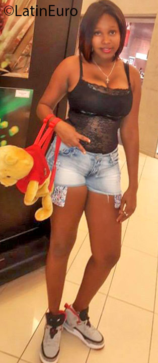 Date this athletic Dominican Republic girl Nathaly from Santo Domingo DO25665