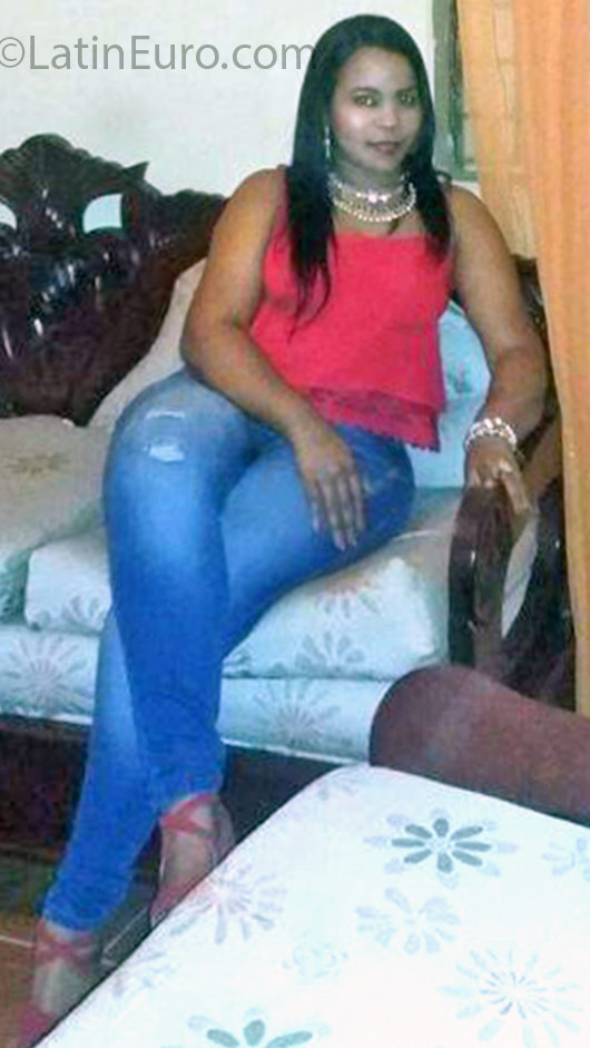 Date this athletic Dominican Republic girl Mariela from Santo Domingo DO25689