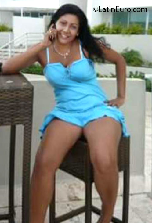 Date this voluptuous Panama girl Isbeth from Panama PA971