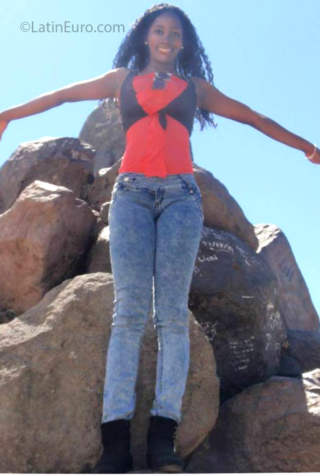 Date this young Ecuador girl Silvia from Quito EC186