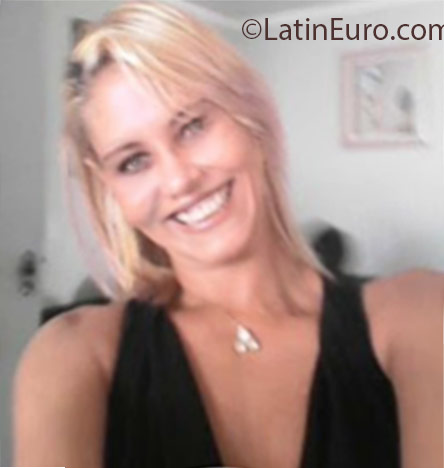Date this passionate Brazil girl Patricia from Salvador BR9657