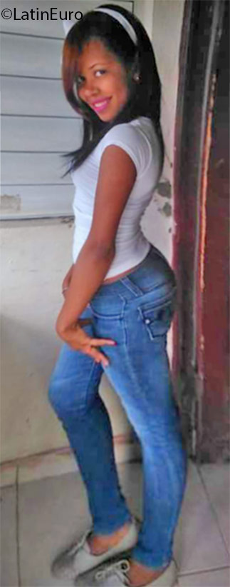 Date this lovely Dominican Republic girl Leidy from Santo Domingo DO25796