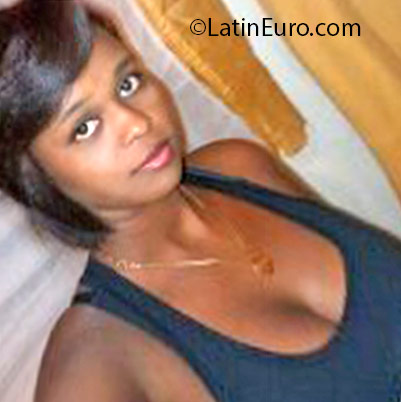 Date this pretty Dominican Republic girl Marlenis from Santo Domingo DO25825