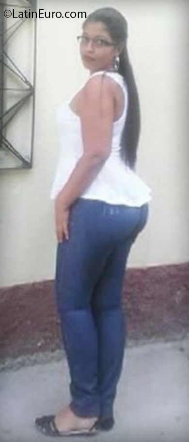 Date this athletic Honduras girl Lizeth from San Pedro Sula HN2189