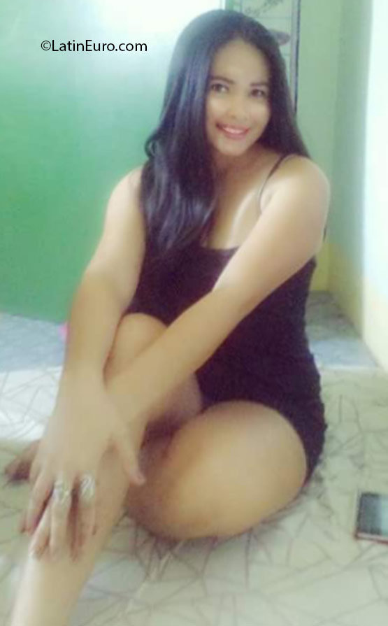Date this voluptuous Philippines girl Chery from Davao City PH901