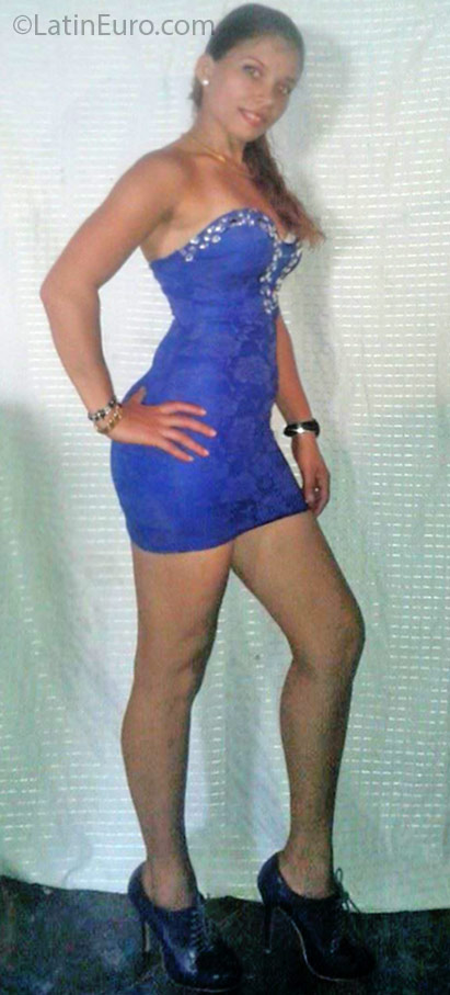 Date this good-looking Dominican Republic girl Yokira from Santo Domingo DO25860