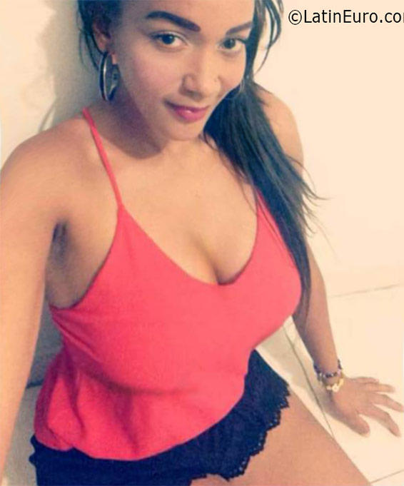 Date this athletic Colombia girl Dyliu from Cali CO19011