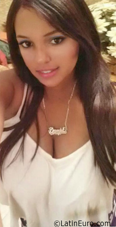 Date this sensual Dominican Republic girl Dania from Santo Domingo DO25944