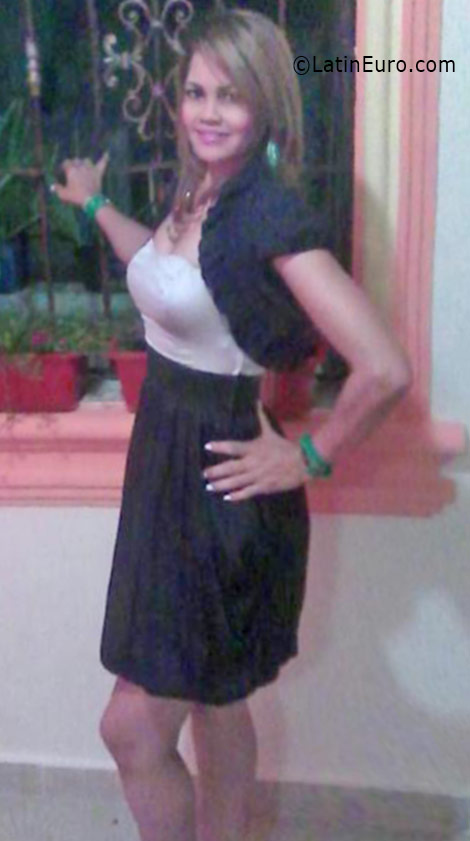 Date this sultry Dominican Republic girl Virginia from Santo Domingo DO26337