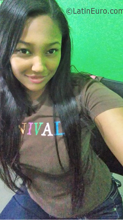 Date this young Dominican Republic girl Yinelly from Santo Domingo DO26138