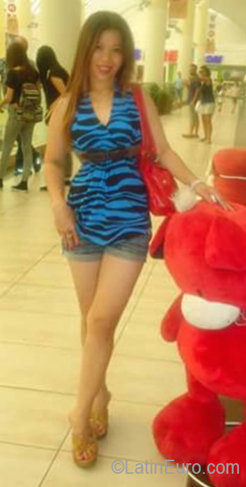 Date this sultry Philippines girl Noemi from Iriga City PH915