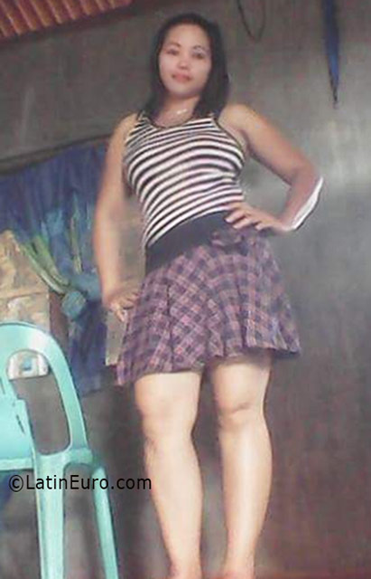 Date this georgeous Philippines girl Nelia from Palo PH916