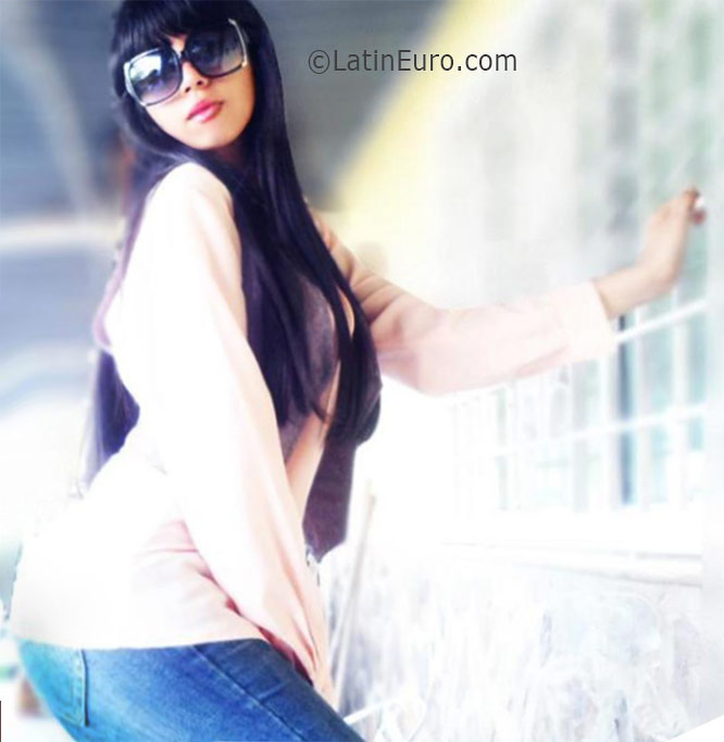 Date this gorgeous Venezuela girl Marianny from Ojeda VE668