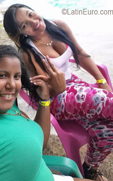 Date this delightful Dominican Republic girl Yomairis from Bonao DO26242