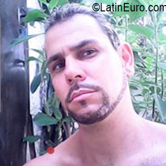 Date this beautiful Brazil man Dominador from Rio De Janeiro BR9751