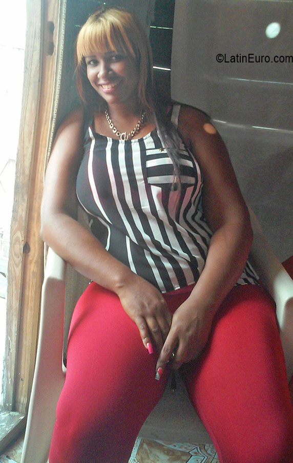 Date this athletic Dominican Republic girl Felicia from Santiago DO26329