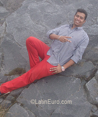 Date this cute Colombia man Julian from Manizales CO19337