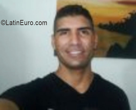Date this sultry Colombia man Gustavo from Turbo CO19399
