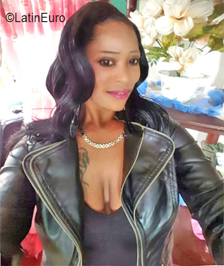 Date this good-looking Jamaica girl Alicia from Kingston JM2345