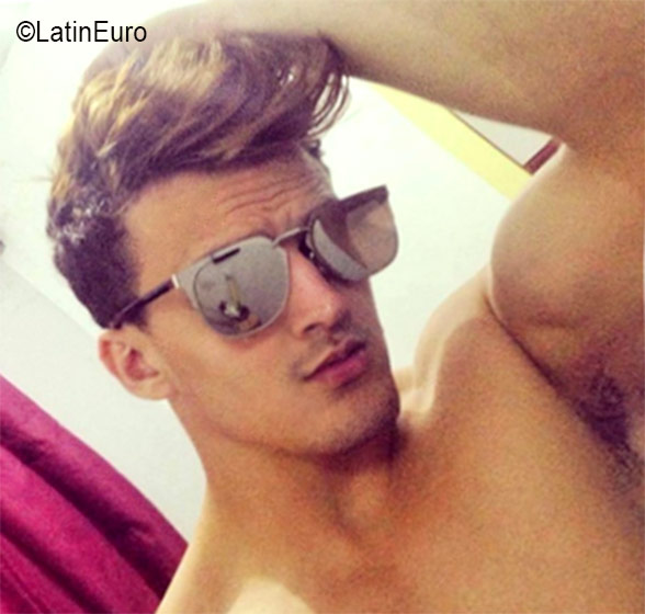 Date this beautiful Brazil man Luis Caio from Sao Paulo BR9763