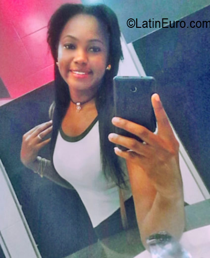 Date this stunning Dominican Republic girl Franchesca from La Romana DO26483