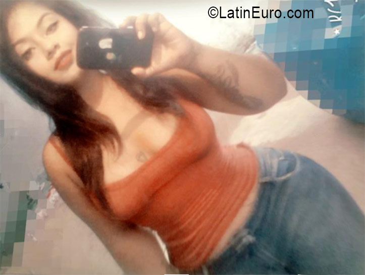 Date this lovely Colombia girl Vanessa from Medellin CO19464