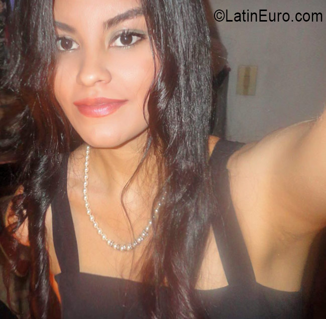 Date this young Colombia girl Katherine from Bogota CO19492