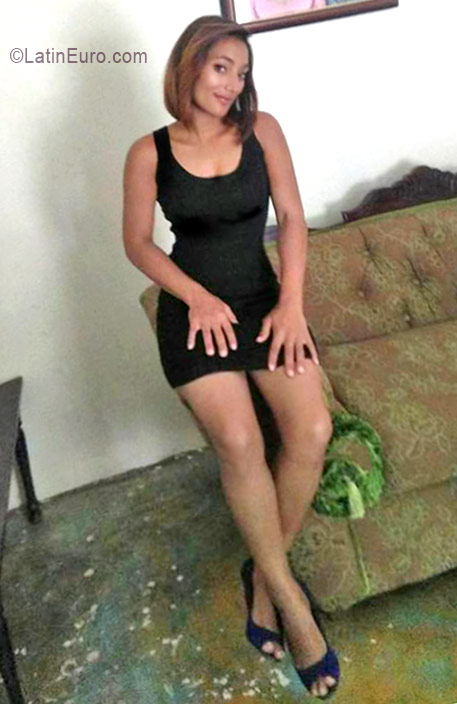 Date this athletic Dominican Republic girl Gisela from Santiago DO26534