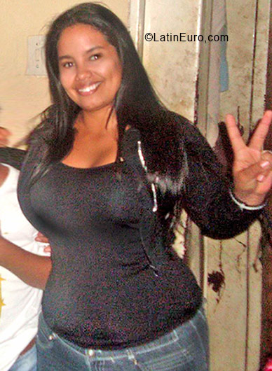 Date this happy Venezuela girl Karlys from Valencia VE766