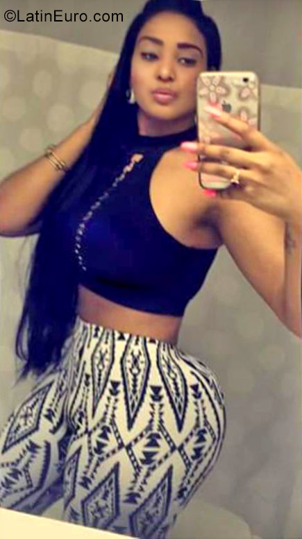 Date this charming Dominican Republic girl Fior from Santiago DO26608