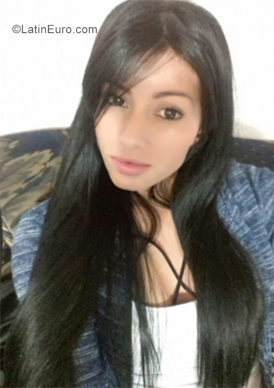 Date this exotic Colombia girl Leivelez from  CO19563