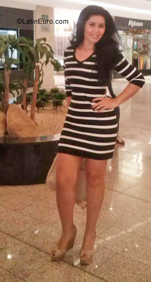 Date this good-looking Colombia girl Cami from Barranquilla CO19616
