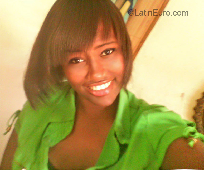 Date this lovely Dominican Republic girl Cindy from Santo Domingo DO26704