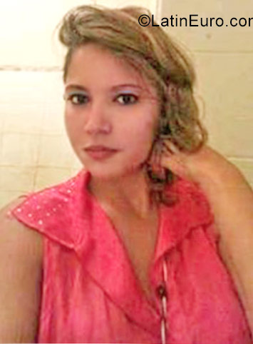 Date this attractive Brazil girl Paula from Fortaleza BR9810