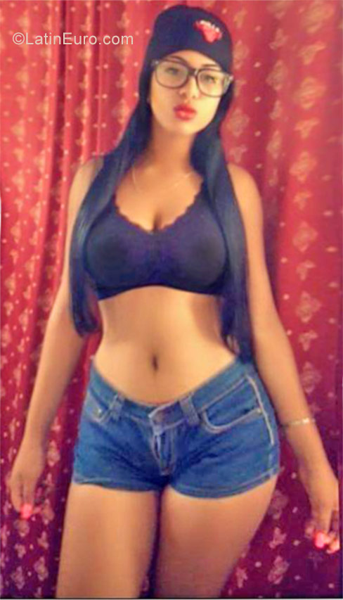Date this happy Dominican Republic girl Rossy from Puerto Plata DO26780